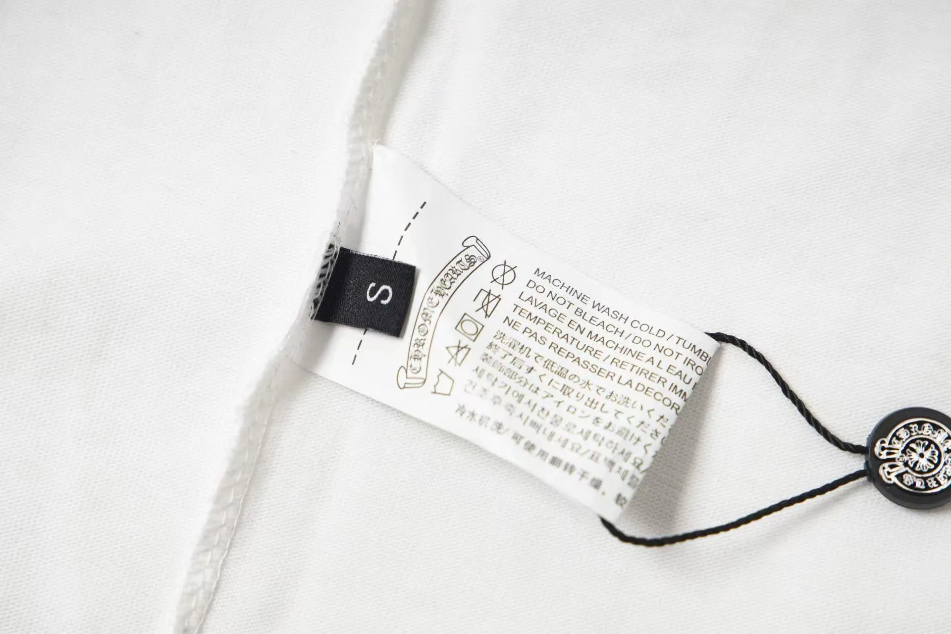 🅿️170 Chrome heart*/Chrome heart ch 25ss early spring new Sanskrit pocket short sleeves ·280 grams of 100% cotton double yarn jersey fabric ·Special thickened 32 pieces of double-strand 1x1 thread in the same cylinder custom dyeing ·Double-needle stitching and cross-stitching technology ·Original main mark washed tag Color: black white Size: XS-L